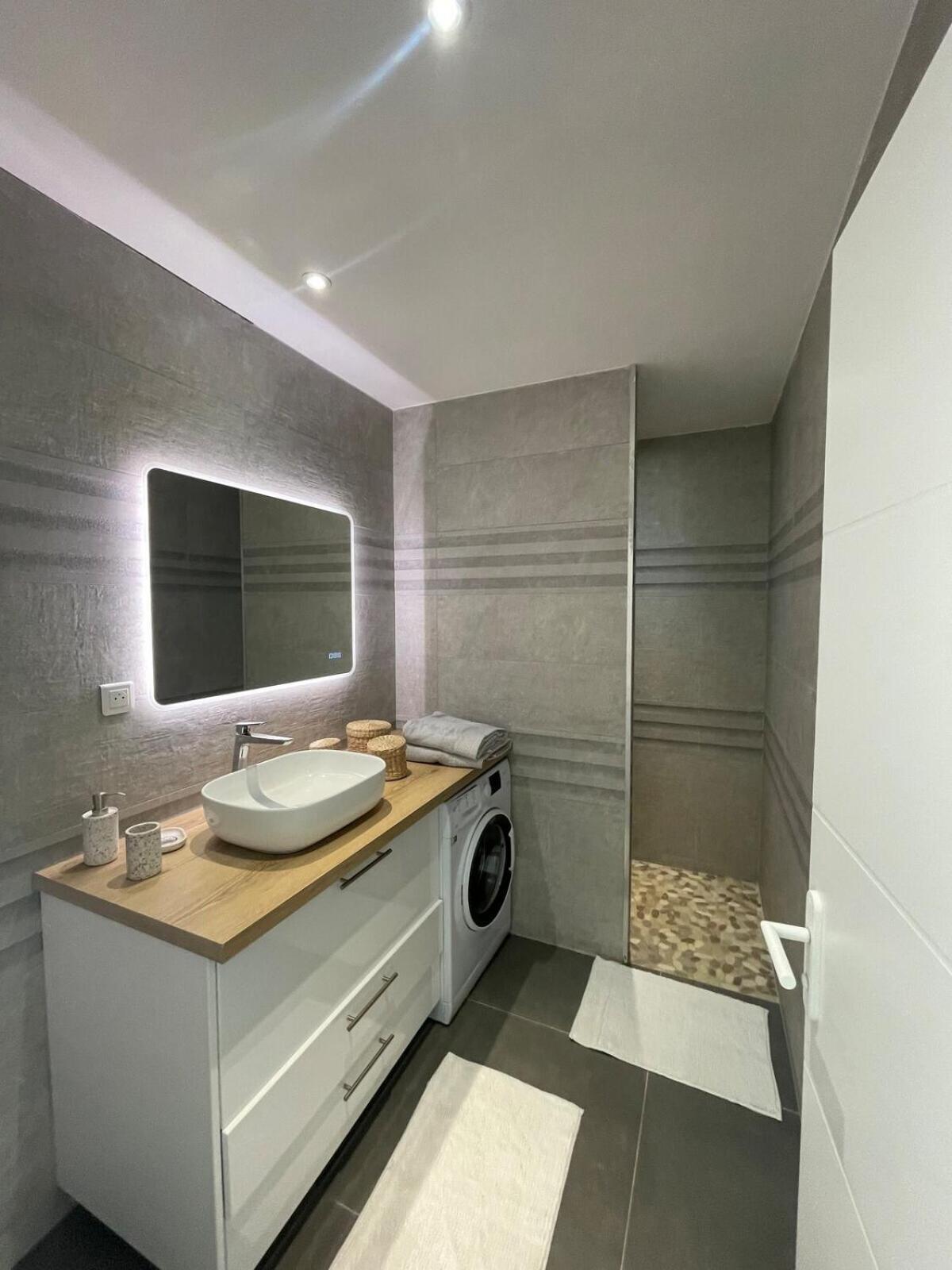 L'Opale - Le White Les Attaques Quarto foto